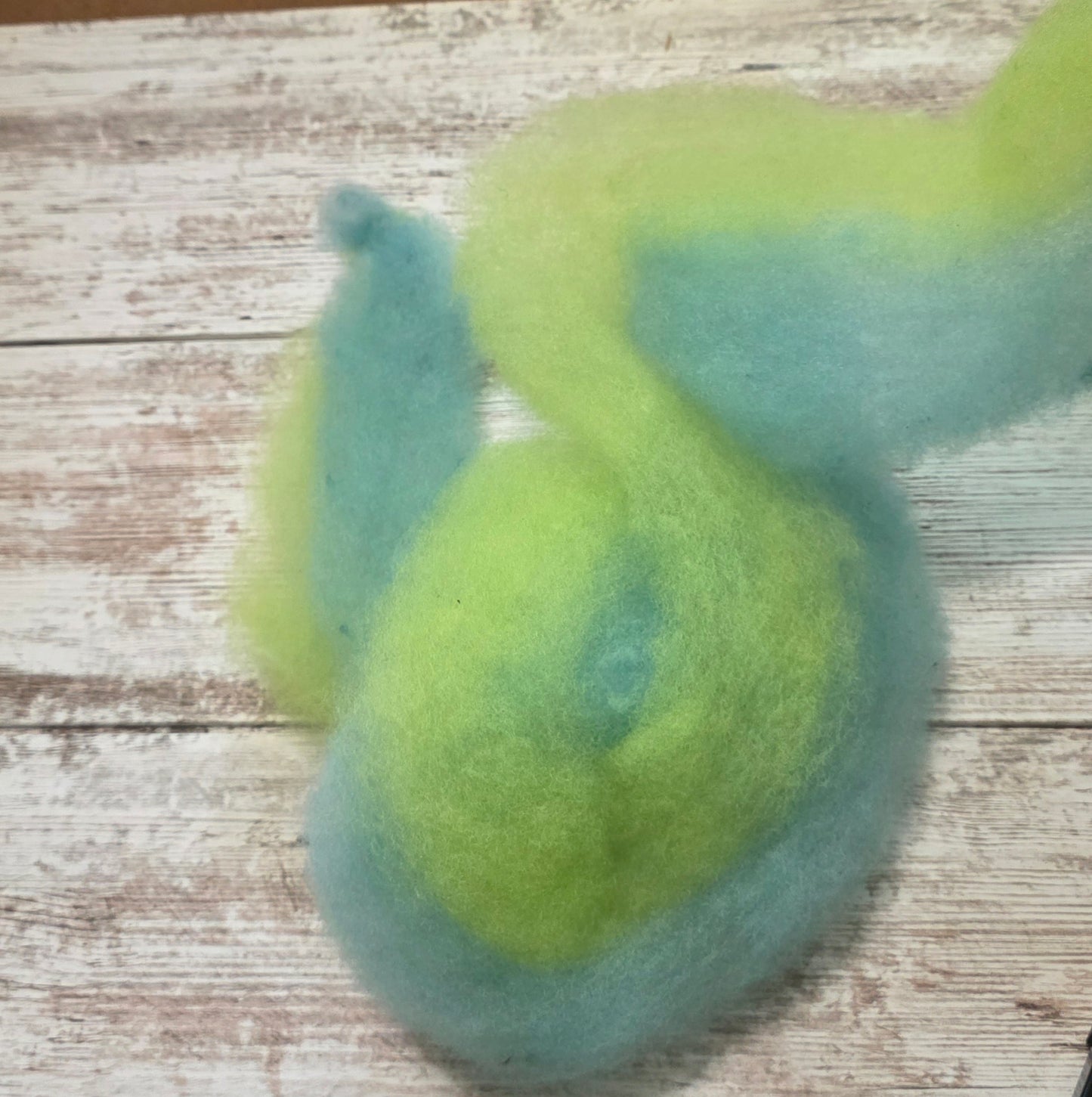 BFLX Dyed Roving - Teal /Lime, 1 oz