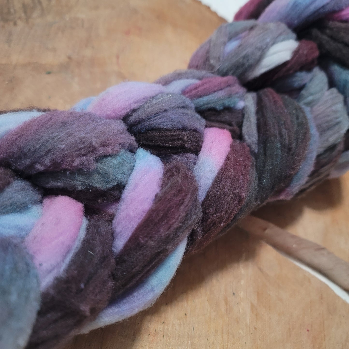 Santa Cruz Sheep Wool - 4oz Tri-color Dyed Braid