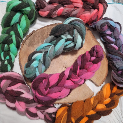 Santa Cruz Sheep Wool - 4oz Tri-color Dyed Braid