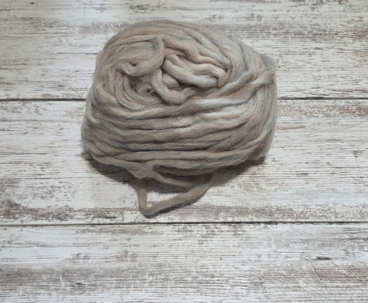 Llama Fiber - Undyed Grey/Tan Pencil Roving