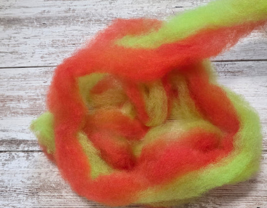 Suffolk Dyed Roving - Red/Green, 1 oz