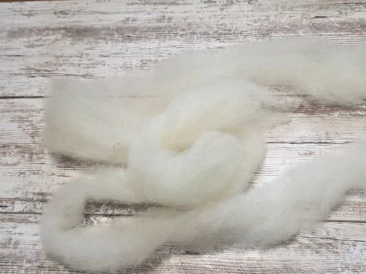 Suffolk Undyed Roving, 1 oz
